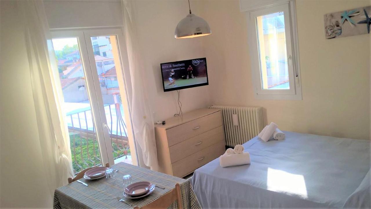 Residence Uno Studio&Suites ริมินี ภายนอก รูปภาพ
