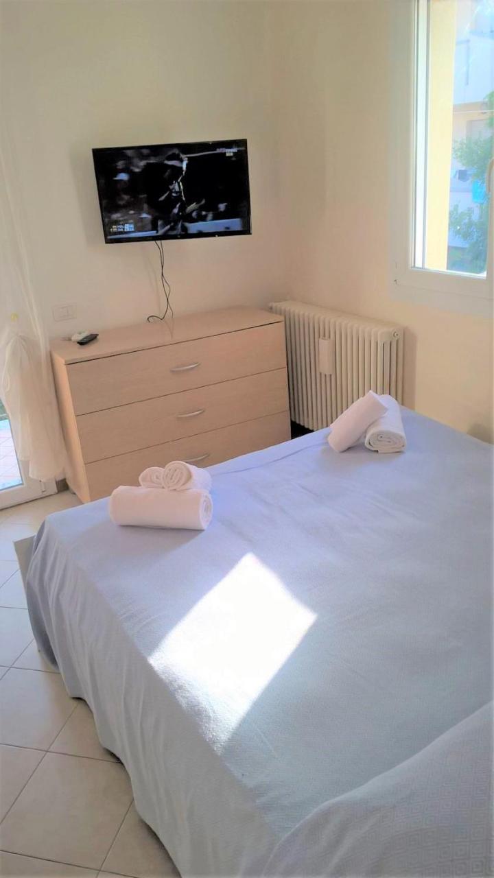 Residence Uno Studio&Suites ริมินี ภายนอก รูปภาพ