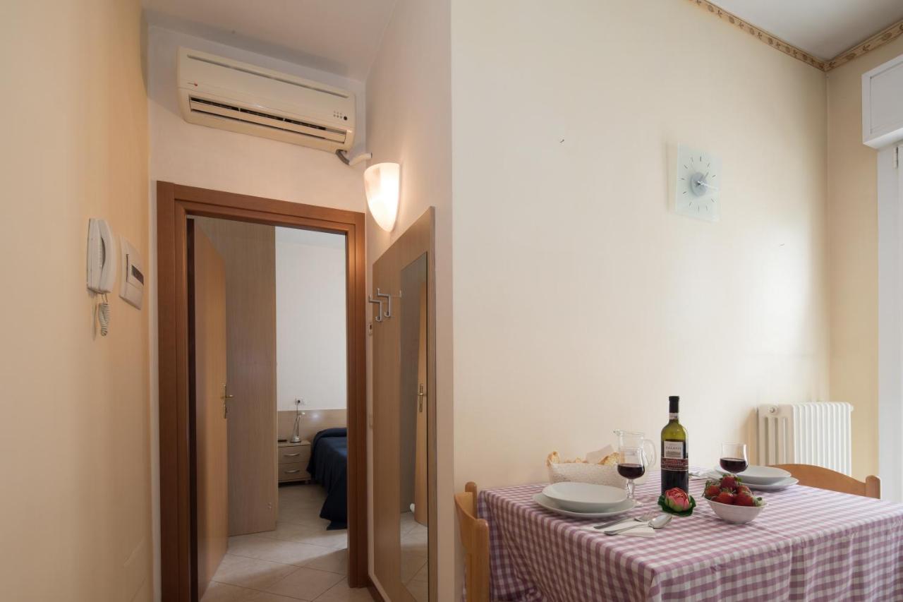 Residence Uno Studio&Suites ริมินี ภายนอก รูปภาพ